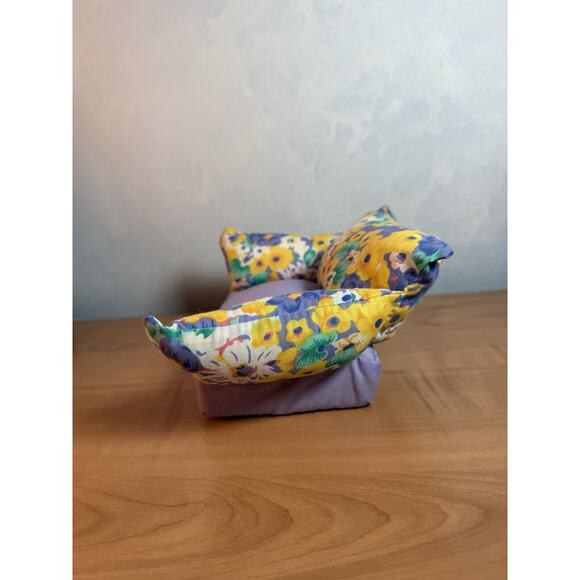 Vintage 1994 Toymax stuffed Barbie sized Cushion Chair - Picture 4 of 8